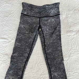 Lululemon wunder unders size 4